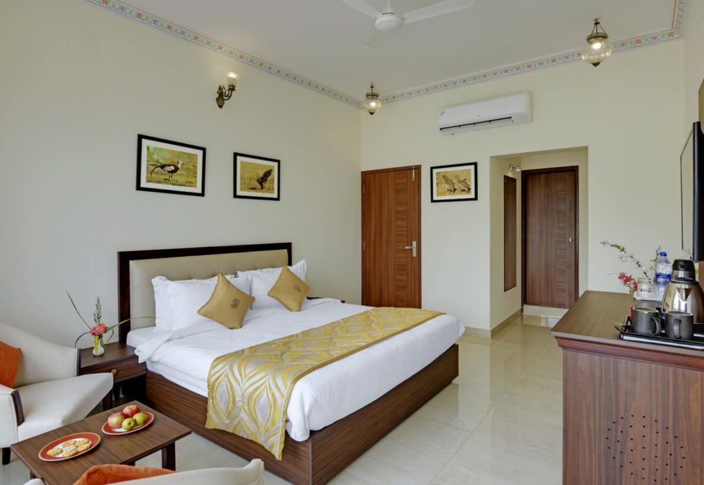 Lake View Room
